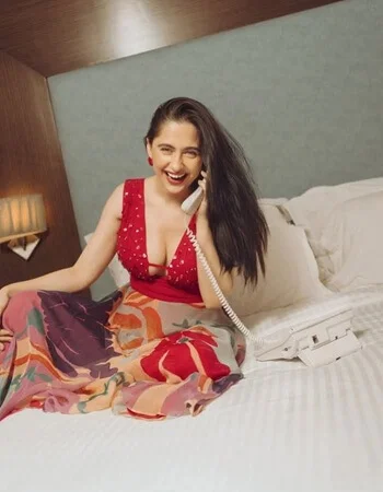 College Call Girls Dubai Young Energetic Companion
