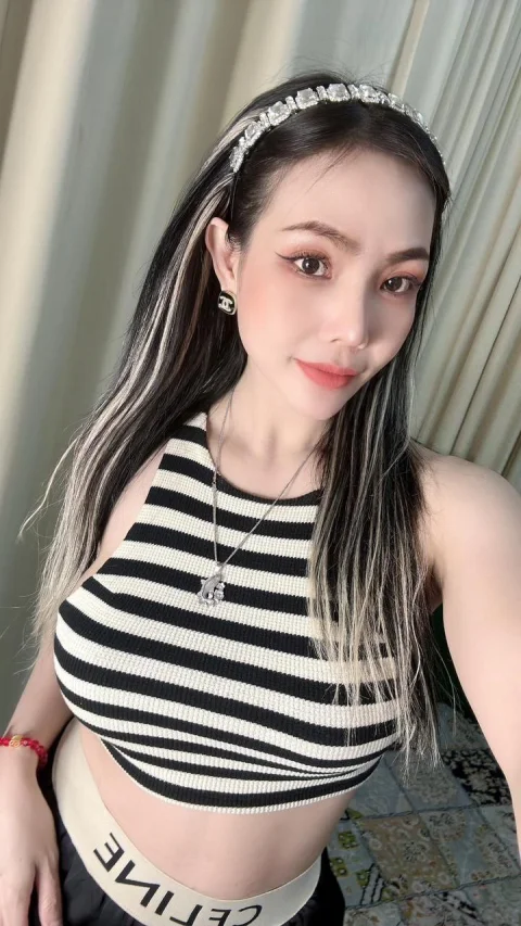 Vivian 9