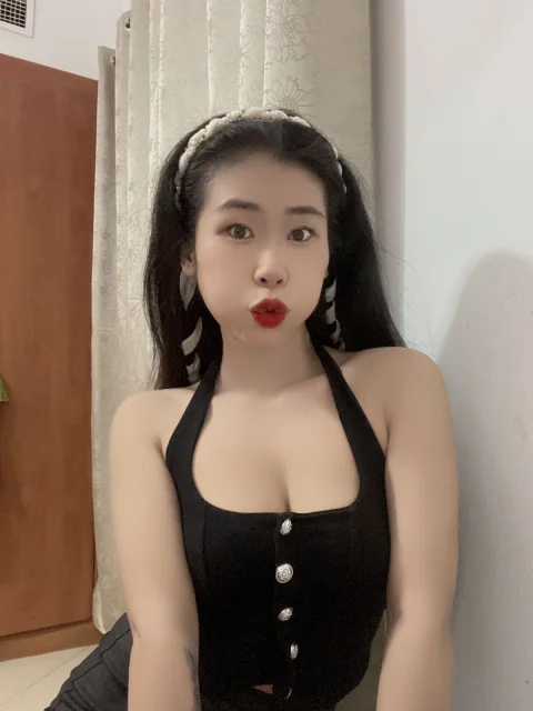 Leona 4
