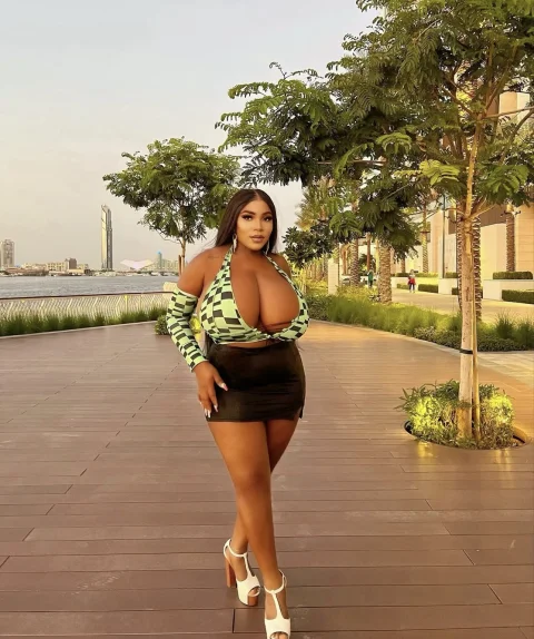 Mia 3
