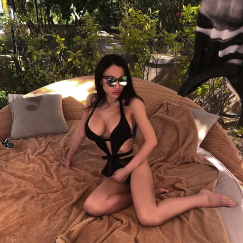 Yasmin 7