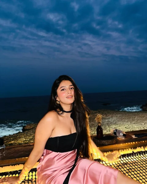 Ariana 1