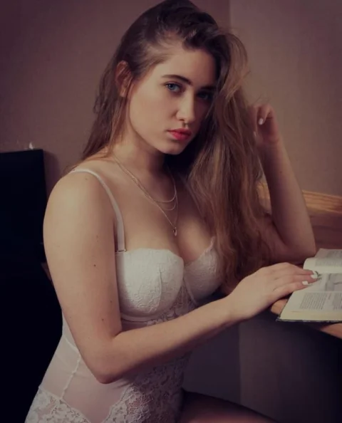 Anika 2