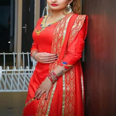 Parisa 4